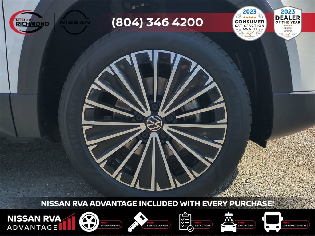 Used 2025 Volkswagen Taos SE image 12