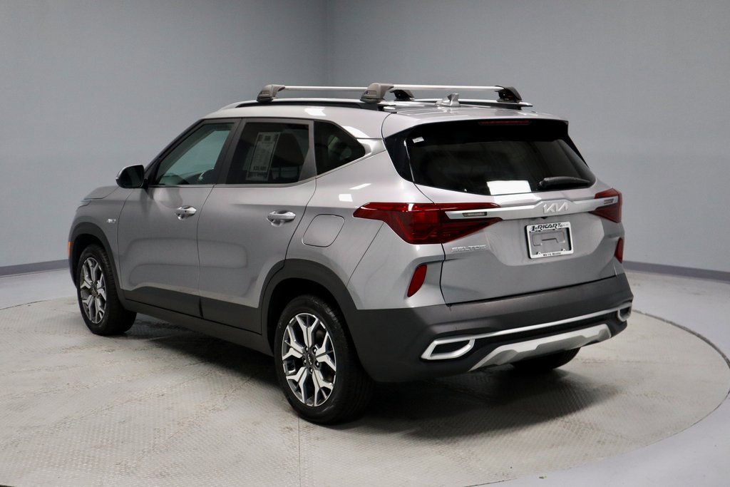 Used 2022 Kia Seltos EX image 10