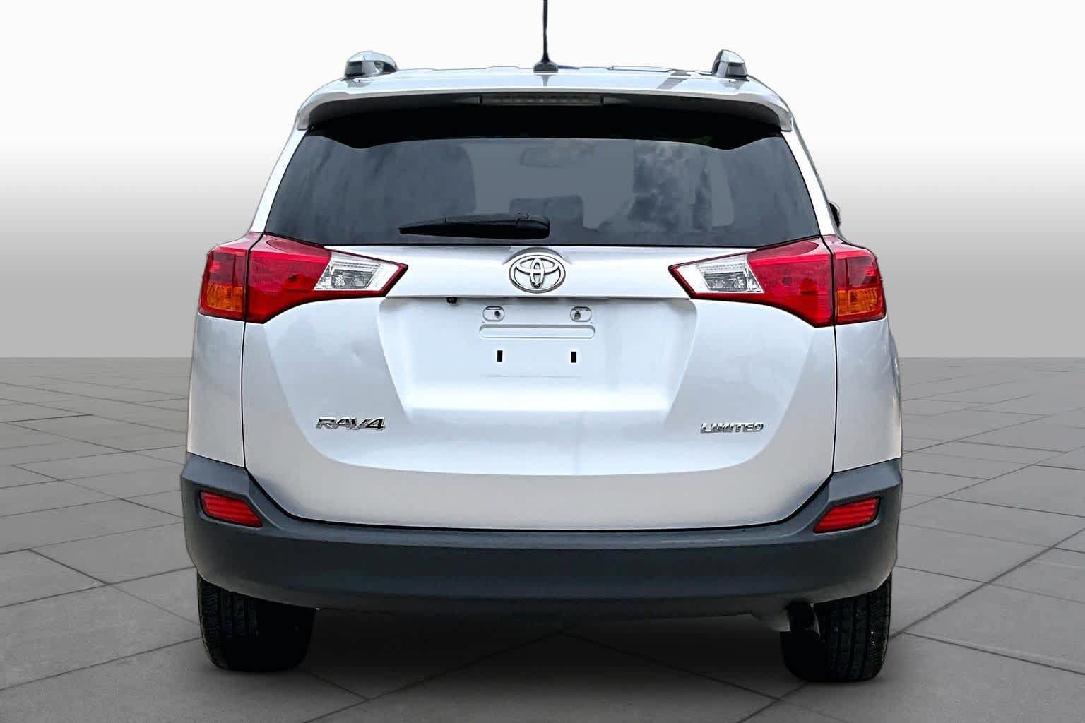 Used 2015 Toyota RAV4 Limited w/ Technology Package FWD image 5