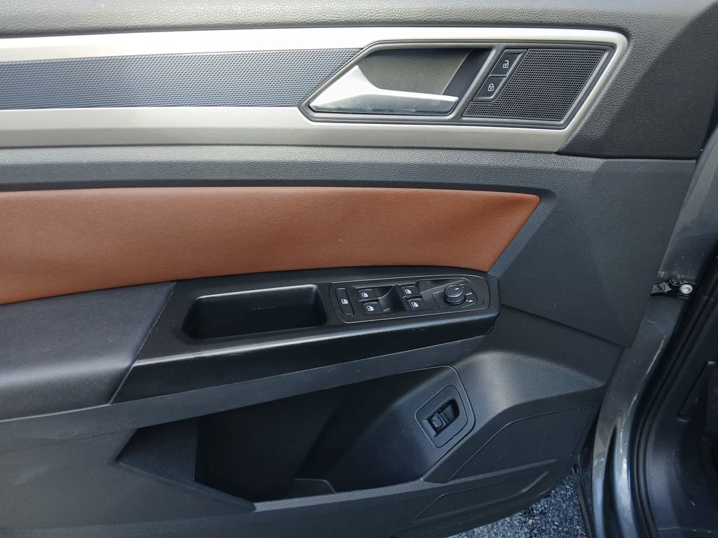 Used 2021 Volkswagen Atlas SEL R-Line image 18