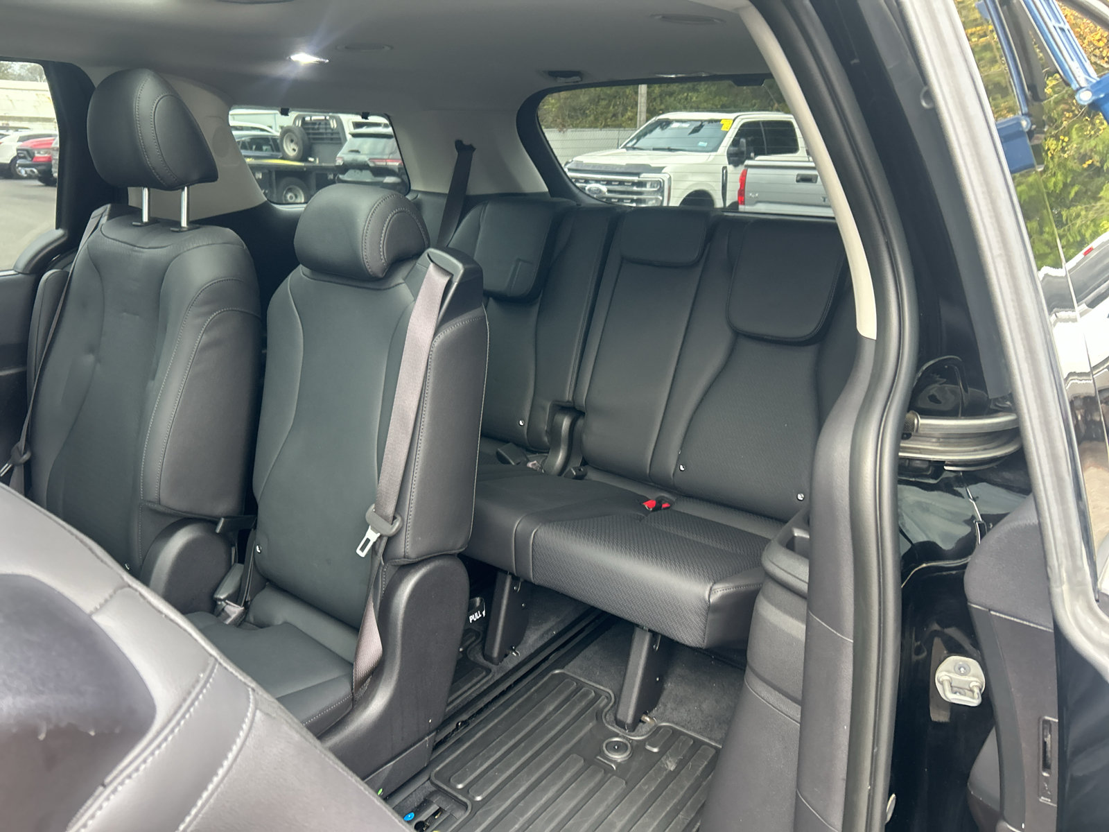 Used 2025 Kia Carnival SX Prestige FWD image 32