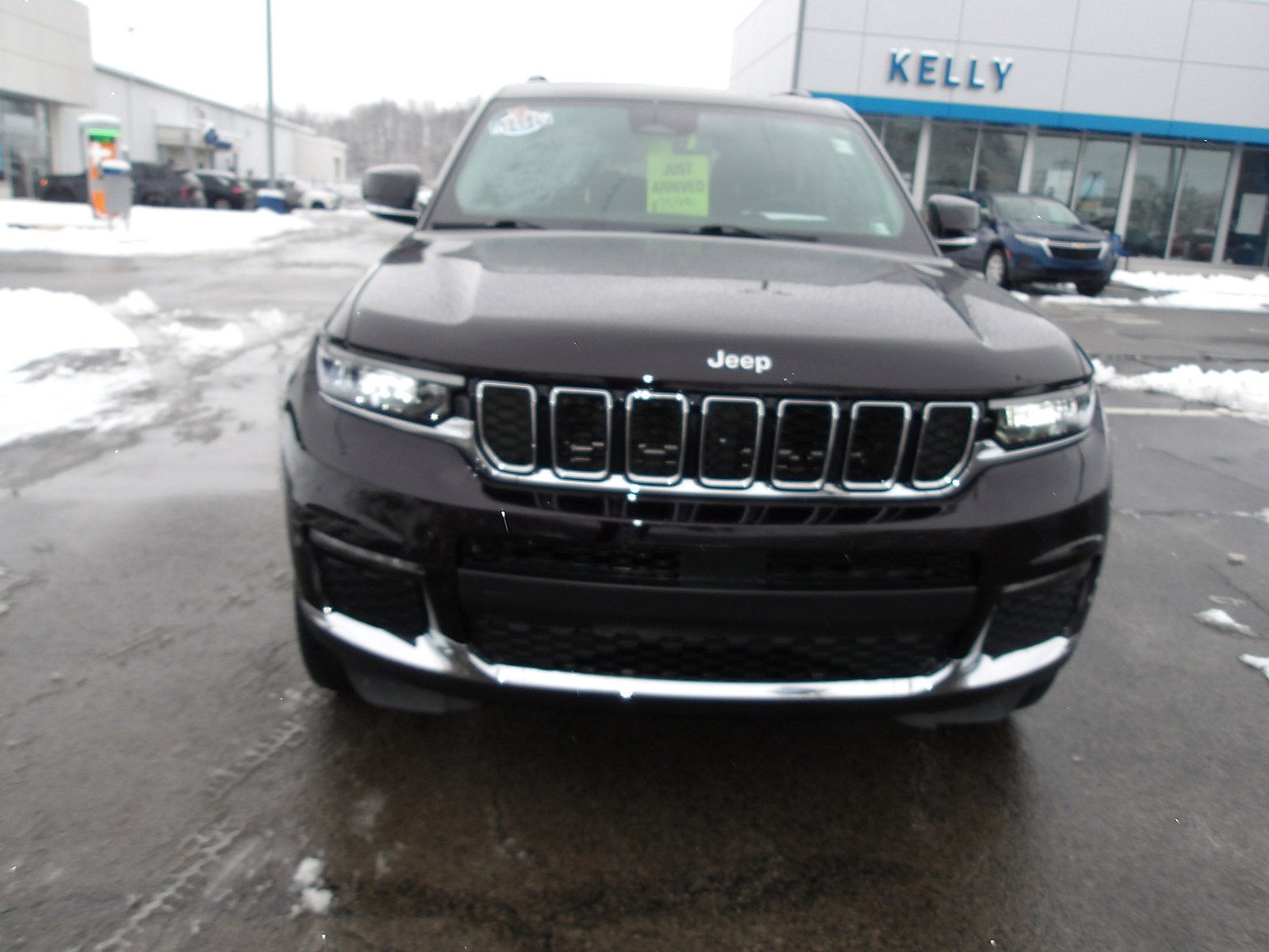 Used 2023 Jeep Grand Cherokee L Limited image 2