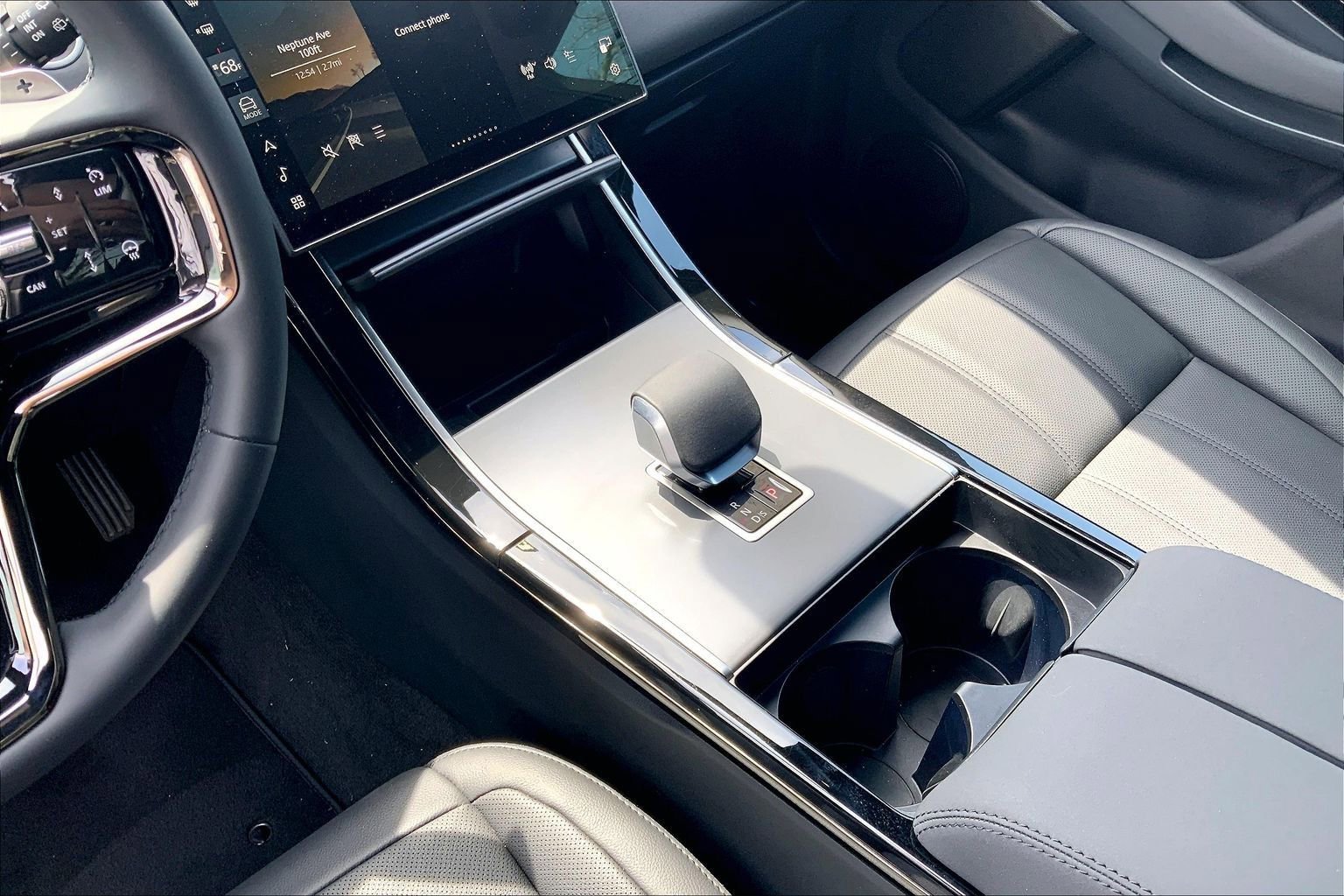 Used 2026 Land Rover Range Rover Evoque S image 16