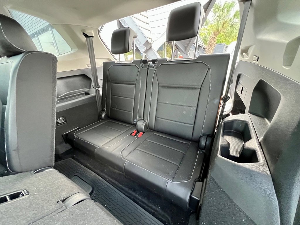 Used 2021 Volkswagen Tiguan SE w/ Panoramic Sunroof Package FWD image 19