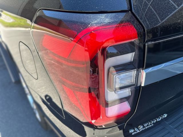 Used 2023 Ford Expedition Platinum AWD/4WD image 28