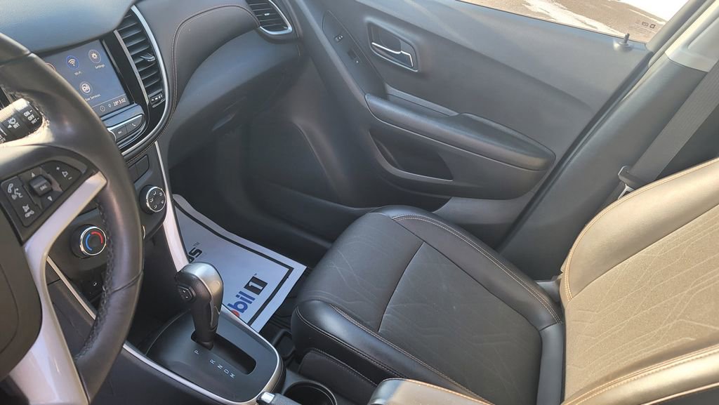 Used 2022 Chevrolet Trax LT w/ Driver Confidence Package image 23