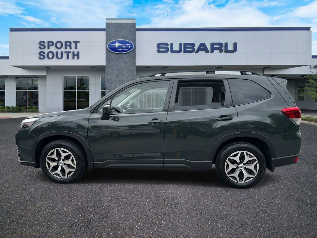Used 2023 Subaru Forester Premium image 5