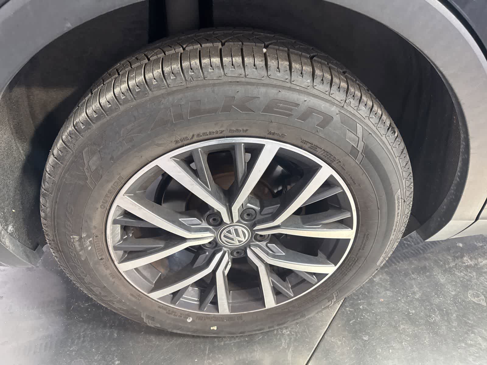 Used 2019 Volkswagen Tiguan SE FWD image 16