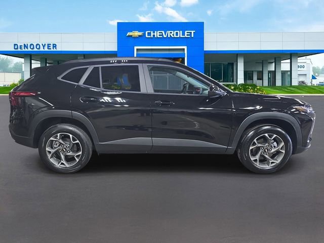 Used 2024 Chevrolet Trax LT w/ Driver Confidence Package image 8