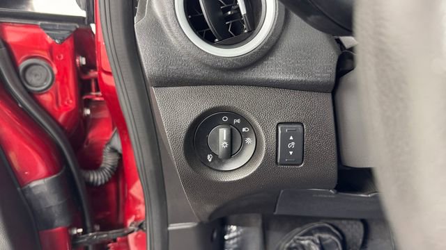Used 2017 Ford Fiesta SE w/ Equipment Group 201A FWD image 31