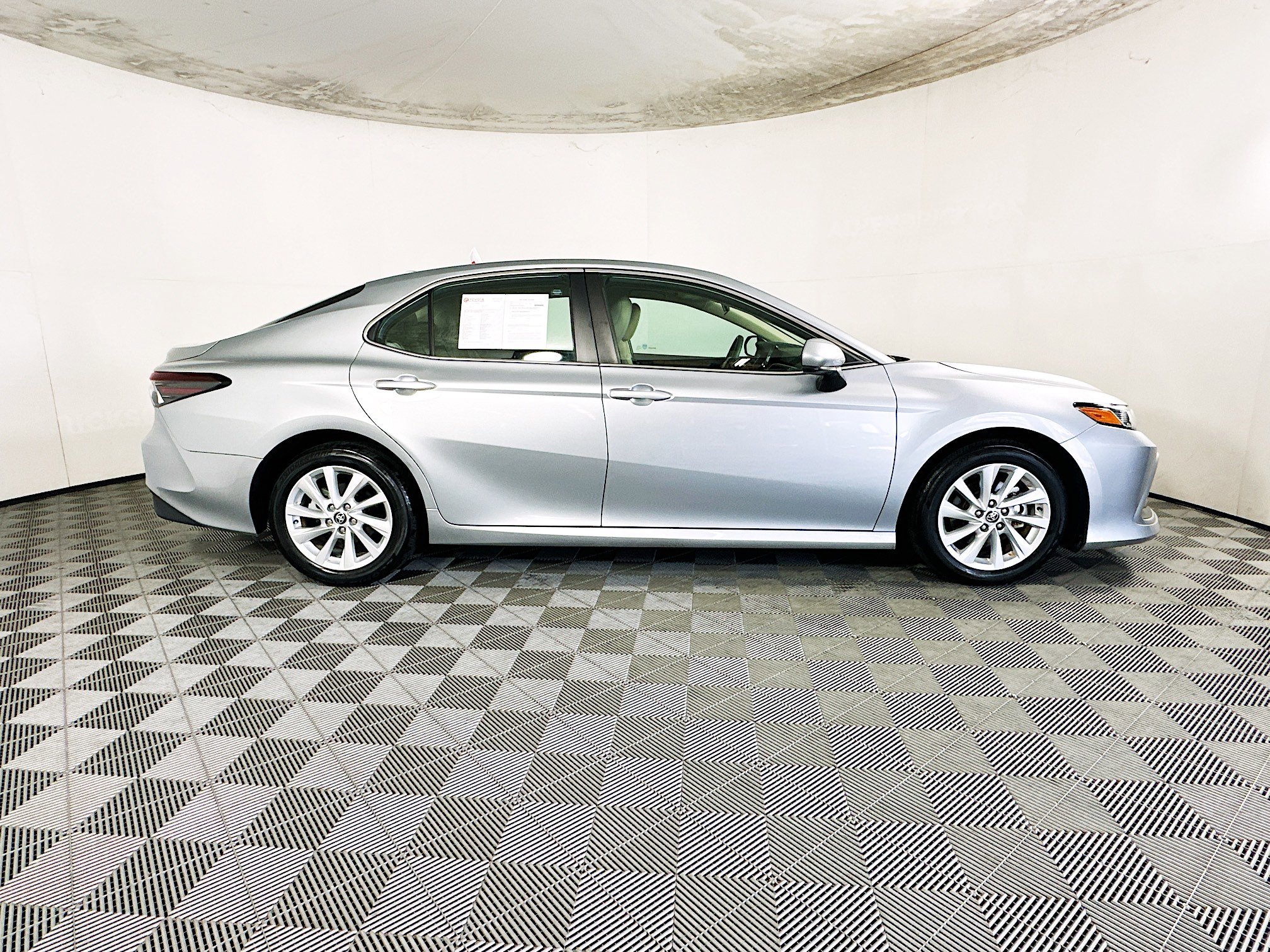 Used 2024 Toyota Camry LE FWD image 2