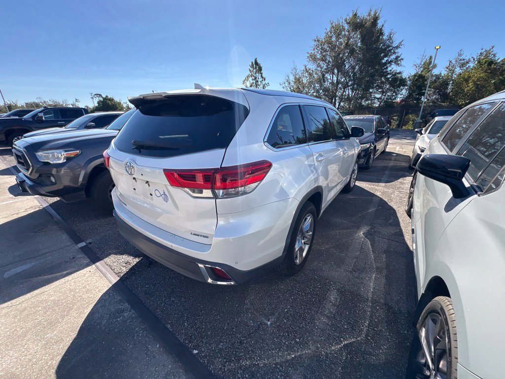 Used 2018 Toyota Highlander Limited FWD image 14