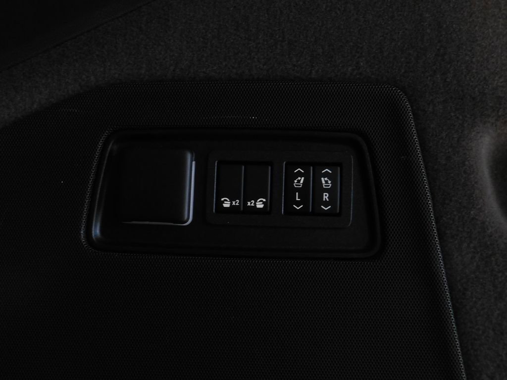 Used 2024 Cadillac Escalade Premium Luxury w/ Touring Package image 91