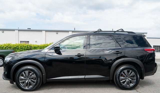 Used 2022 Nissan Pathfinder SV AWD/4WD image 9
