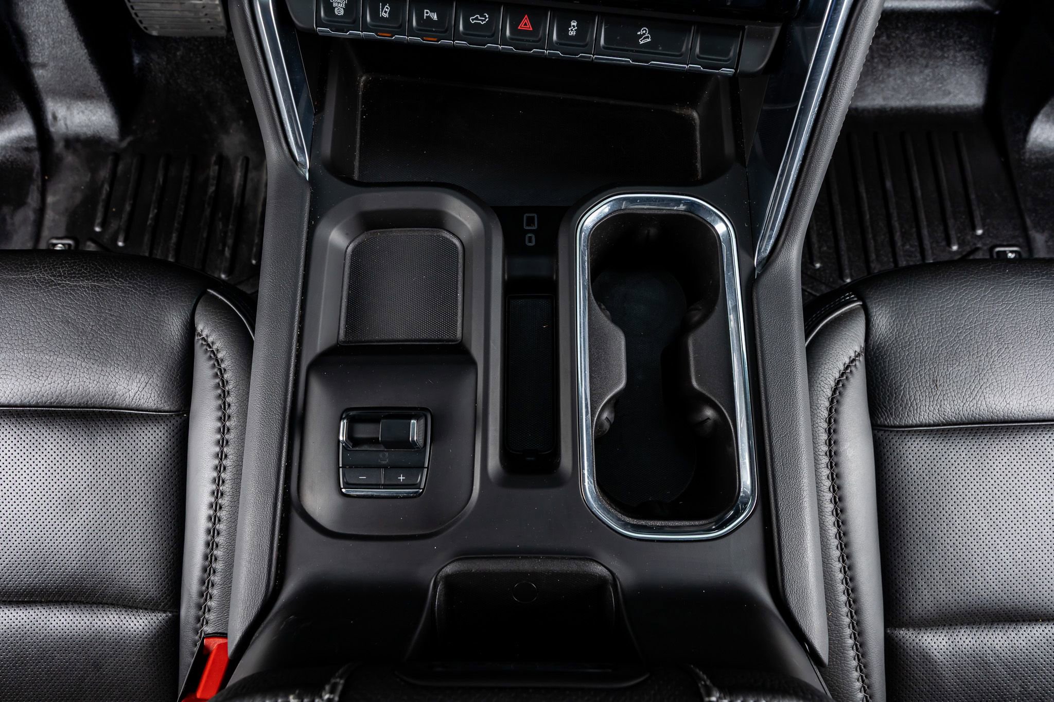 Used 2024 GMC Sierra 3500 Denali w/ Denali Reserve Package image 27