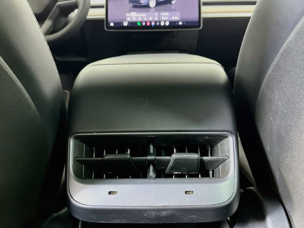 Used 2024 Tesla Model Y Long Range RWD image 32