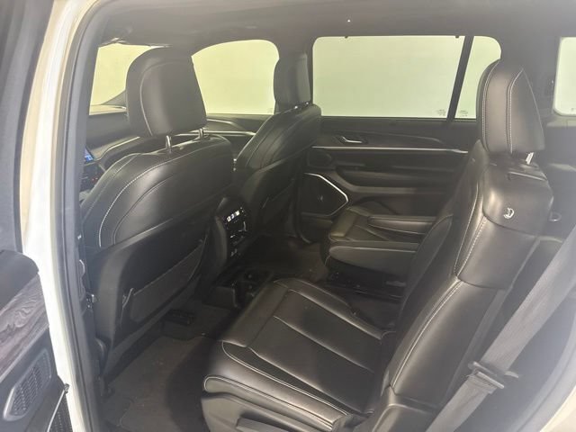Used 2024 Jeep Grand Cherokee L Limited w/ Luxury Tech Group II RWD image 18