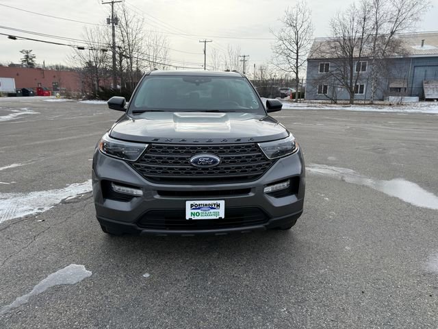 Used 2022 Ford Explorer XLT w/ Equipment Group 202A image 8