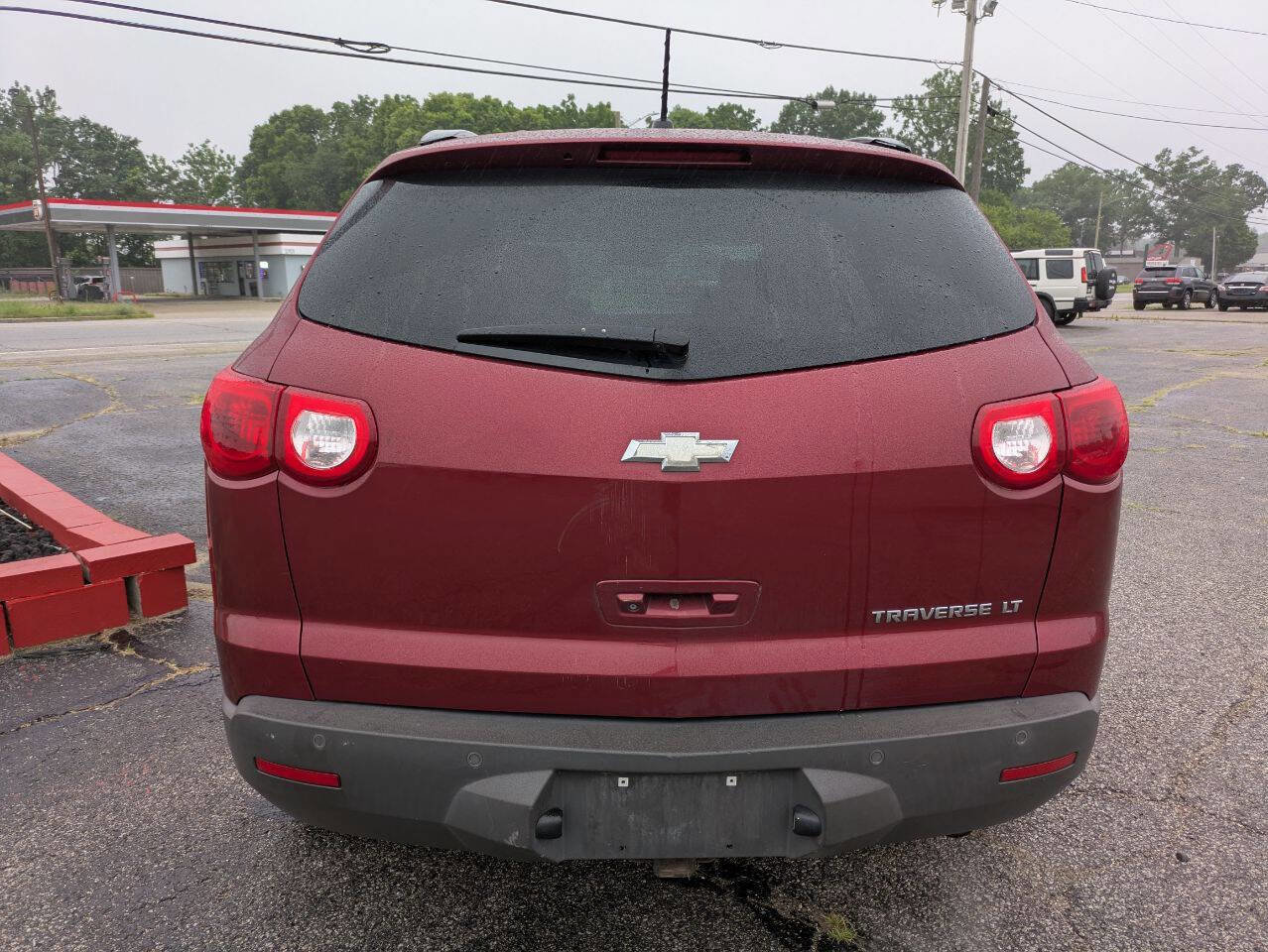 Used 2011 Chevrolet Traverse LT image 5