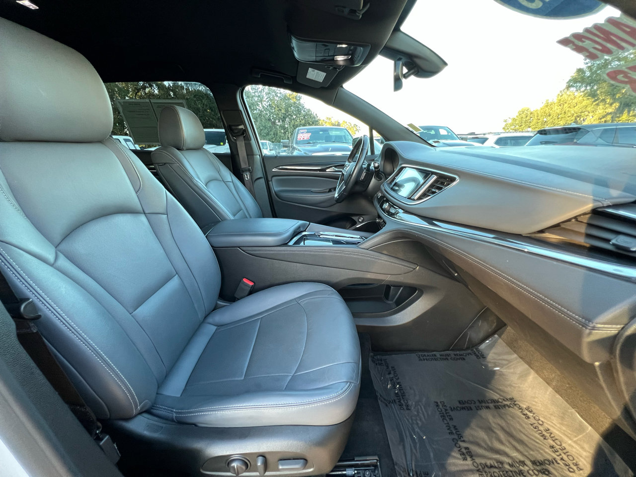 Used 2023 Buick Enclave Essence image 37