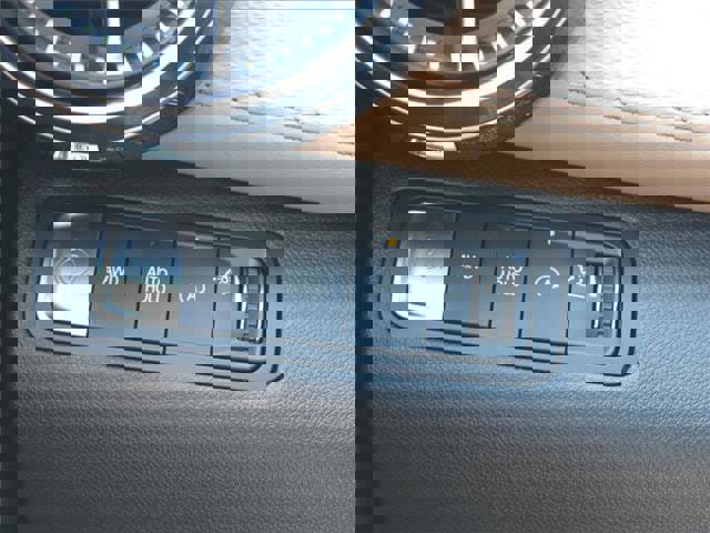 New 2026 Chevrolet Equinox ACTIV w/ Convenience Package III image 13