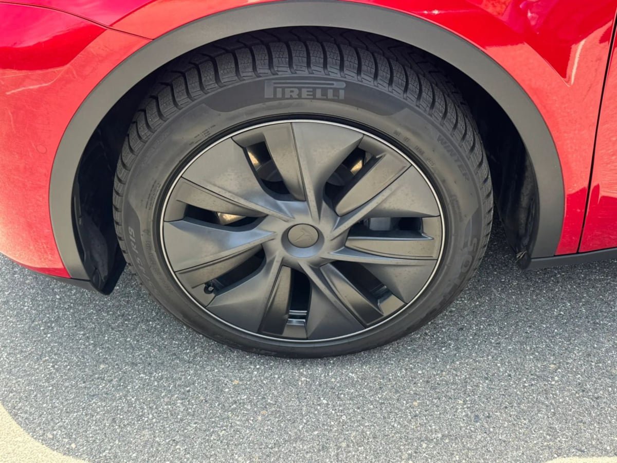 Used 2024 Tesla Model Y Long Range AWD/4WD image 35