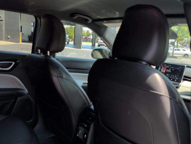 Used 2023 Jeep Compass Limited AWD/4WD image 24