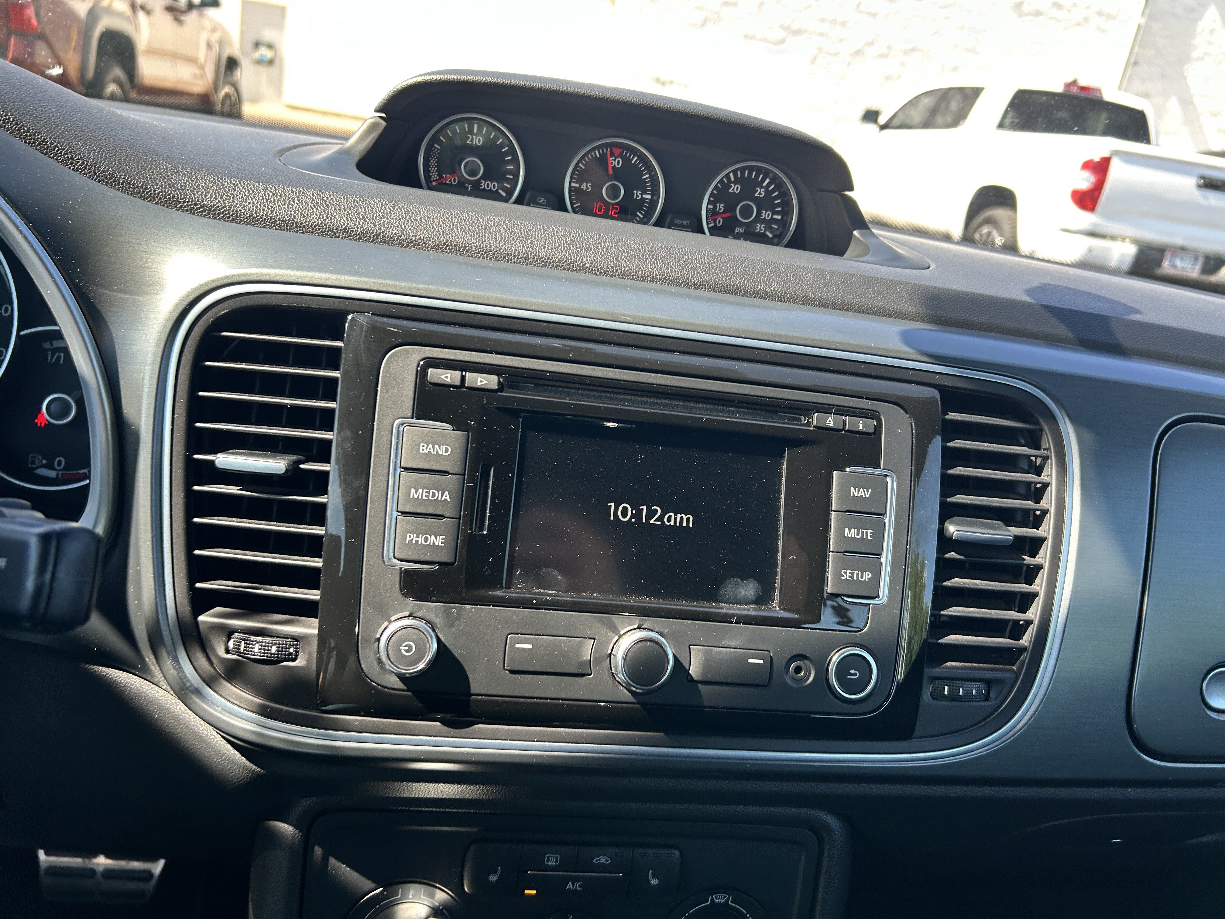 Used 2014 Volkswagen Beetle R-Line FWD image 15