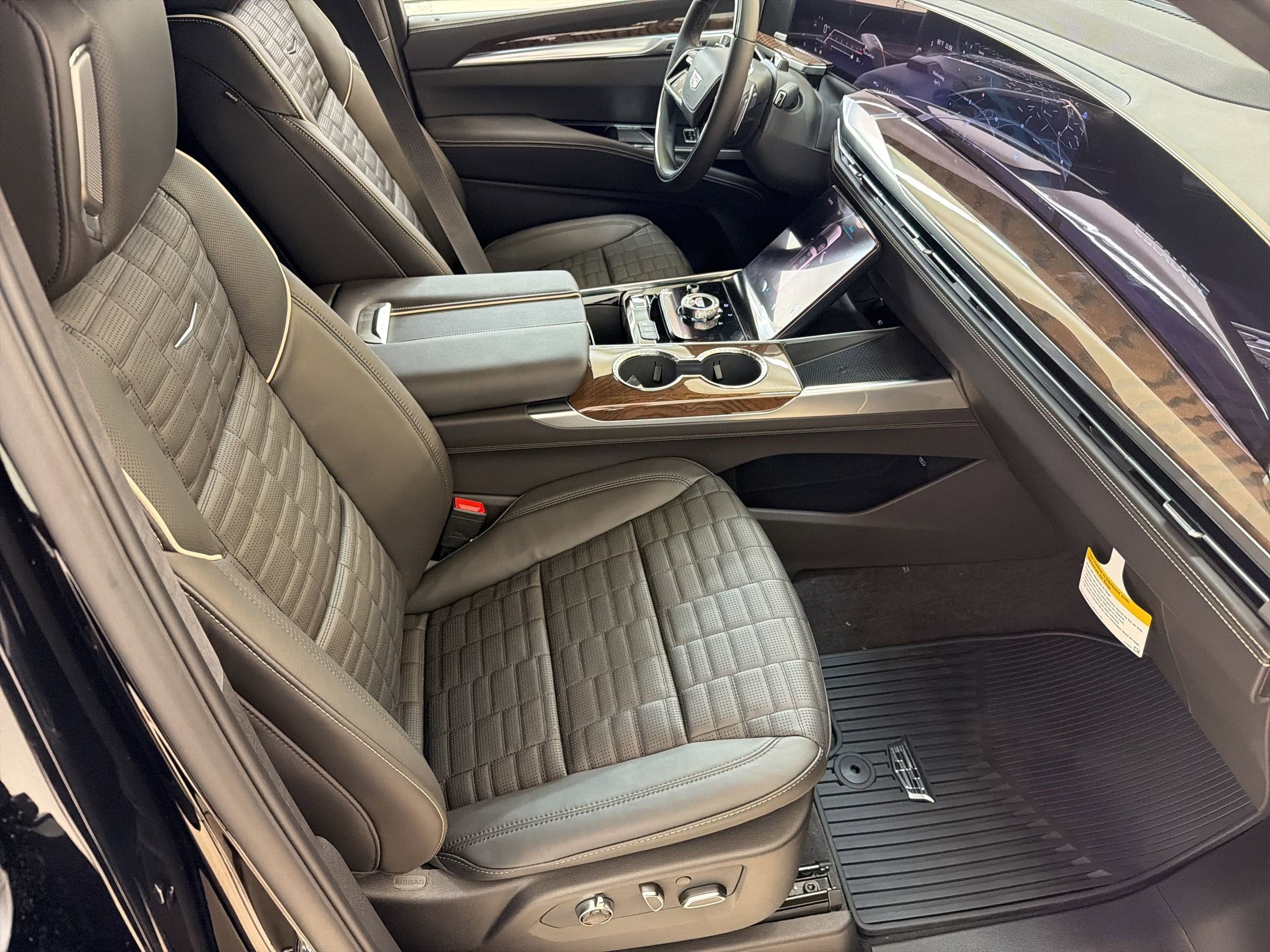 New 2026 Cadillac Escalade Platinum Sport w/ LPO, ONYX Package AWD/4WD image 27