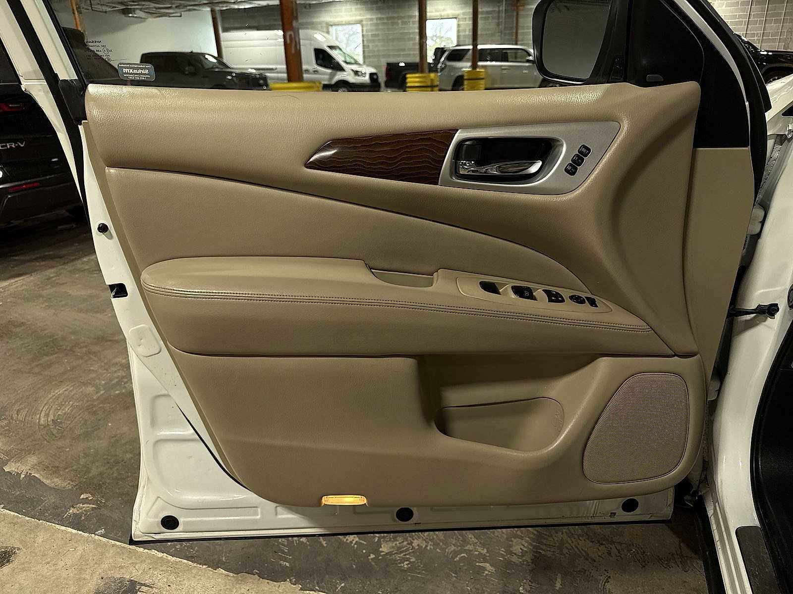 Used 2019 Nissan Pathfinder Platinum image 33