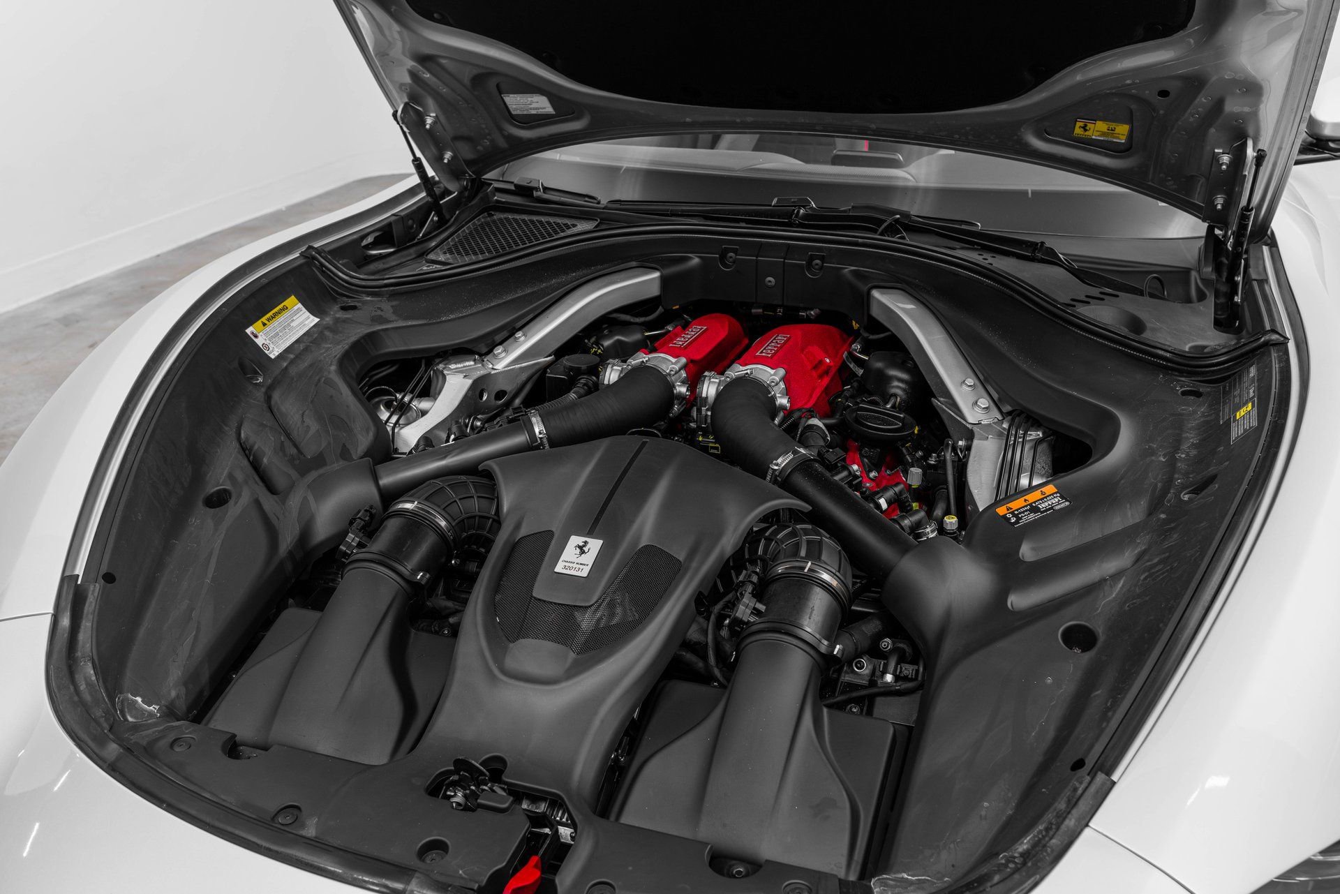 Certified 2025 Ferrari Roma Spider RWD image 20