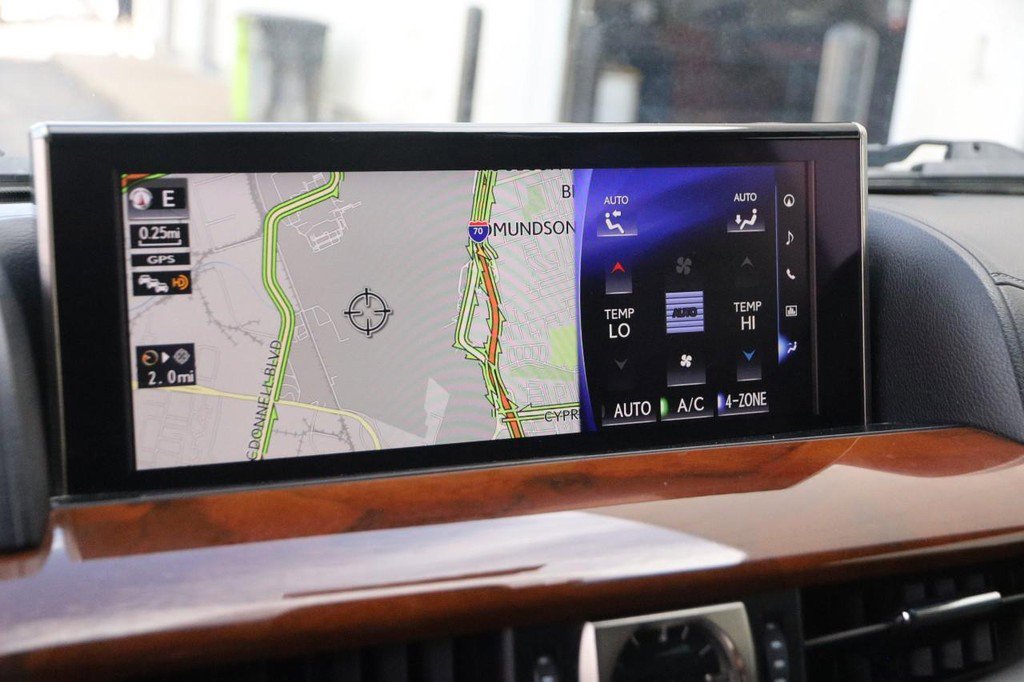 Used 2019 Lexus LX 570 4WD w/ Luxury Package image 21