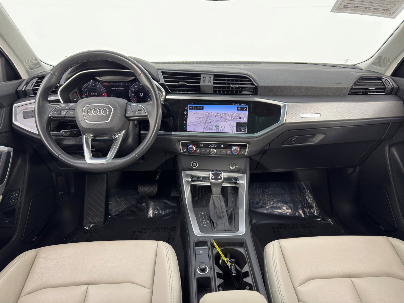 Used 2023 Audi Q3 2.0T Premium Plus image 12