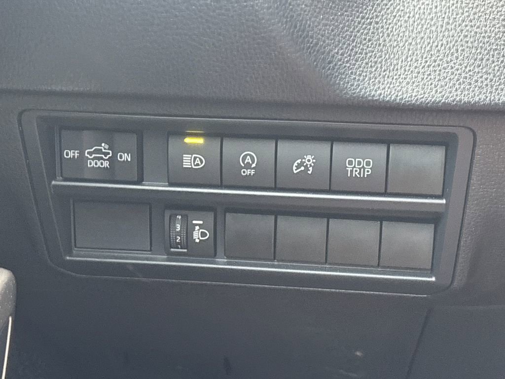 Used 2025 Toyota Tundra SR5 AWD/4WD image 25