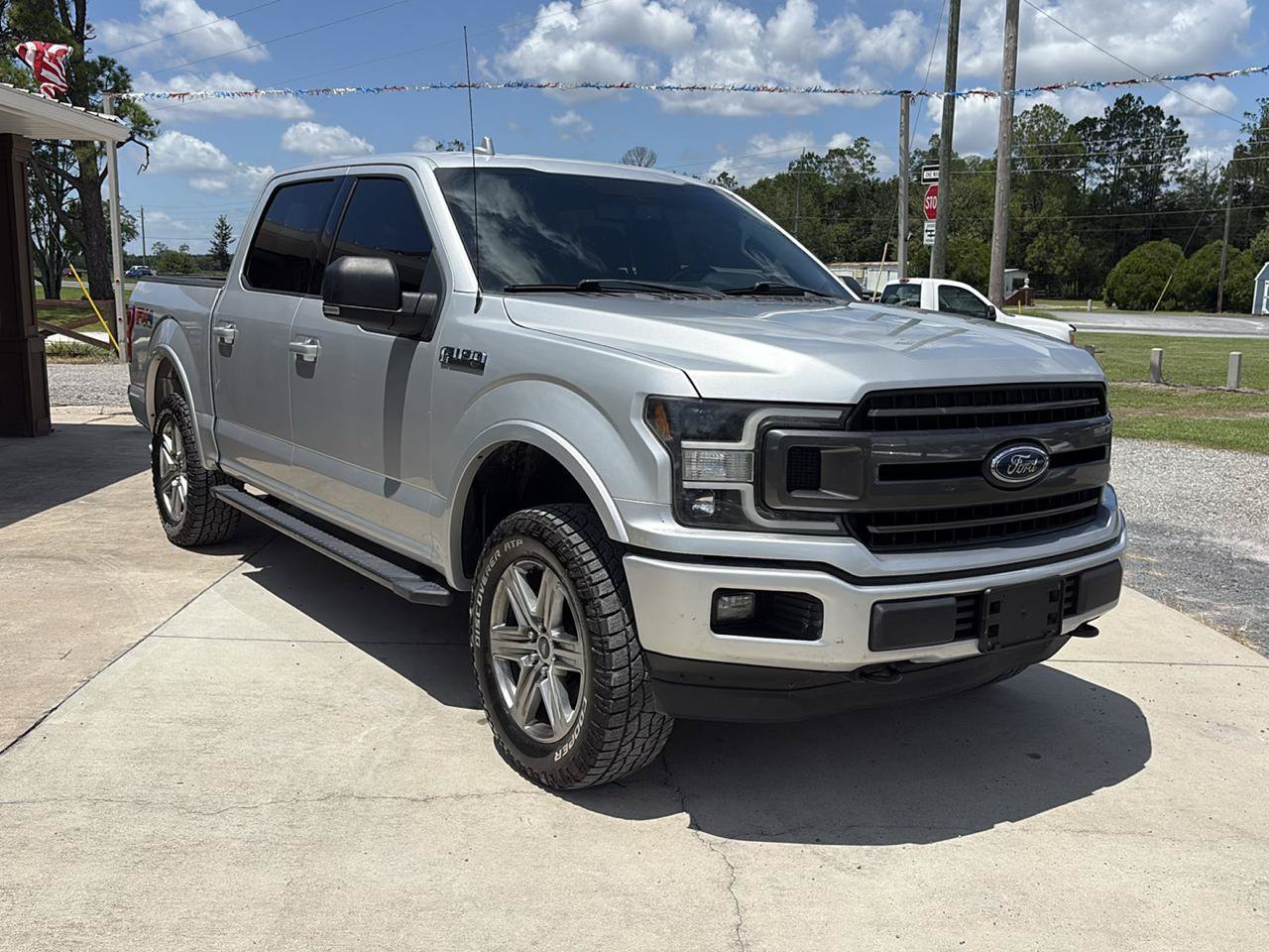 Used 2018 Ford F150 XLT w/ Equipment Group 302A Luxury AWD/4WD image 3