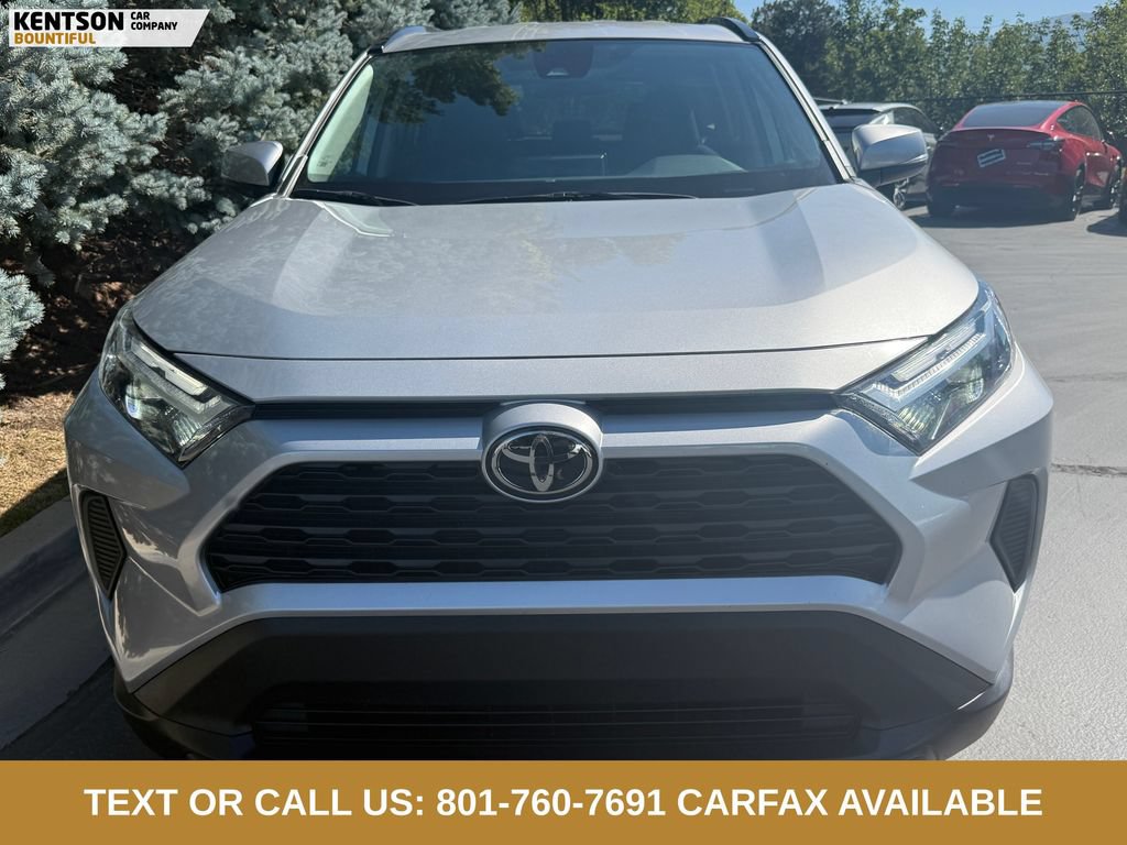 Used 2025 Toyota RAV4 XLE AWD/4WD image 2