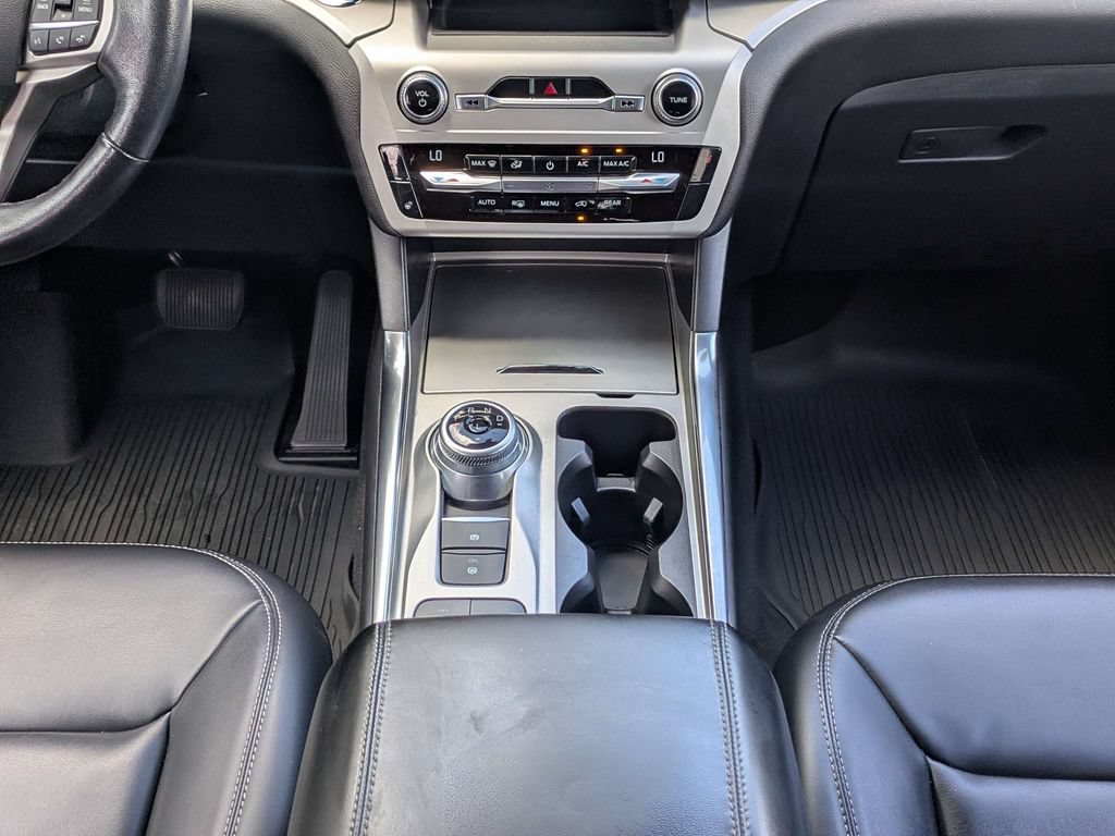 Used 2021 Ford Explorer XLT w/ Equipment Group 202A RWD image 20