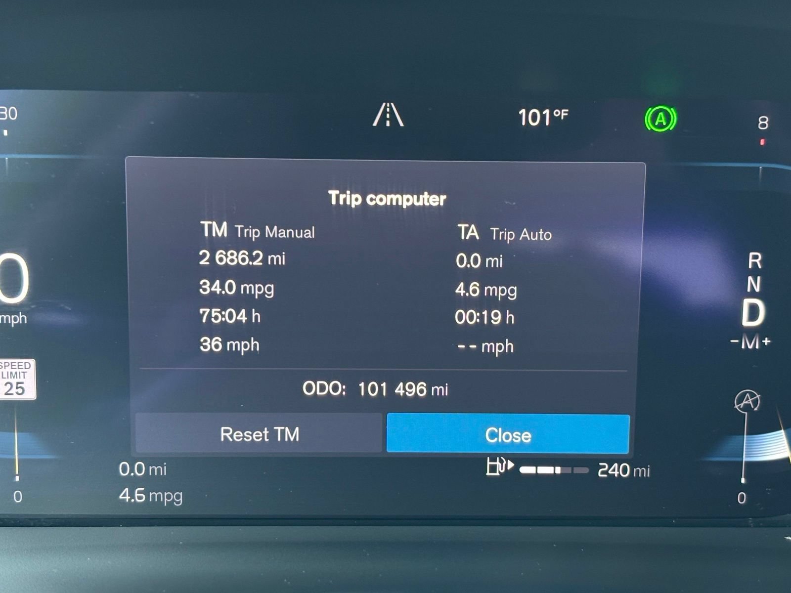 Used 2023 Volvo XC40 B4 Ultimate FWD image 21