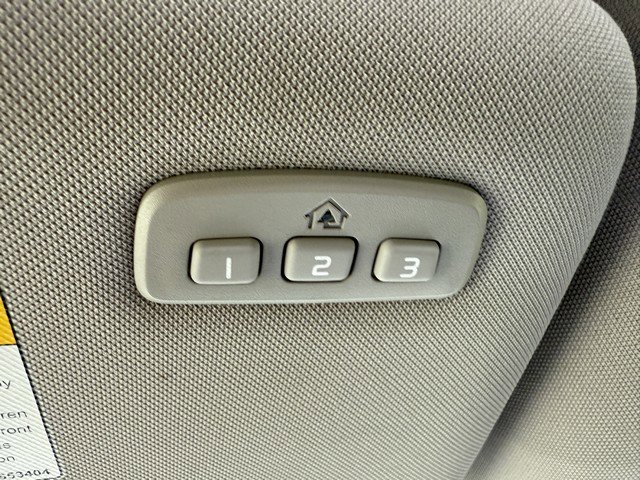 Used 2011 Volvo XC70 3.2 image 40