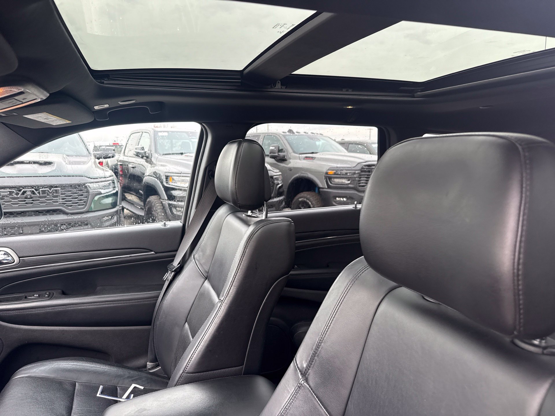 Used 2019 Jeep Grand Cherokee Limited w/ Luxury Group II AWD/4WD image 11