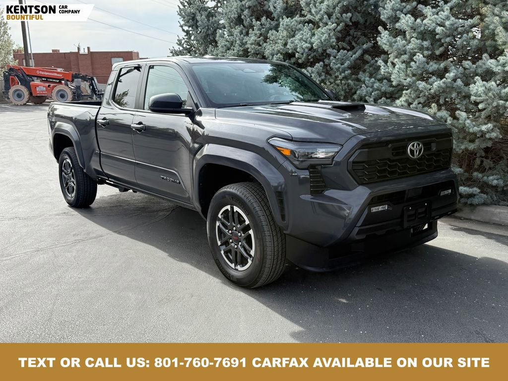 Used 2025 Toyota Tacoma TRD Sport image 12