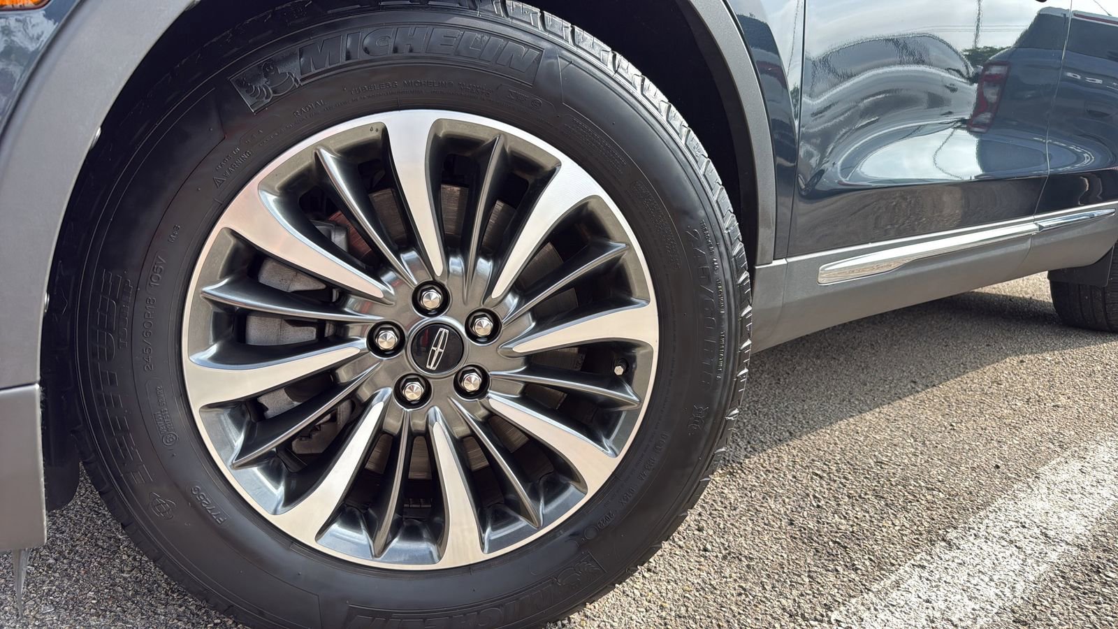 Certified 2022 Lincoln Nautilus FWD w/ Premium Package image 29