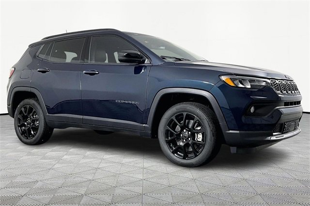 New 2026 Jeep Compass Latitude image 3