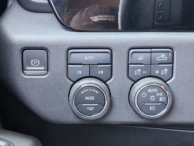 Certified 2022 Chevrolet Silverado 1500 LTZ AWD/4WD image 17