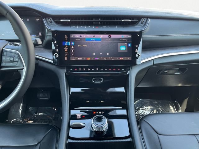 Used 2026 Jeep Grand Cherokee Limited w/ Trailer Tow Package AWD/4WD image 11