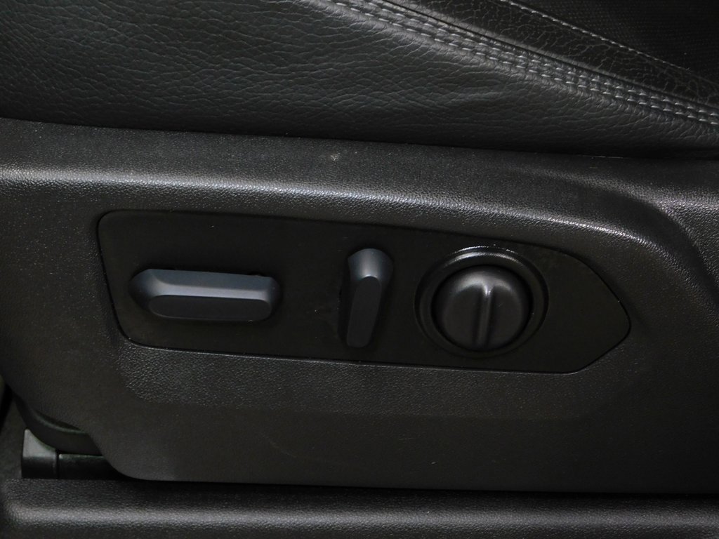 Used 2022 GMC Sierra 3500 Denali w/ Technology Package image 39