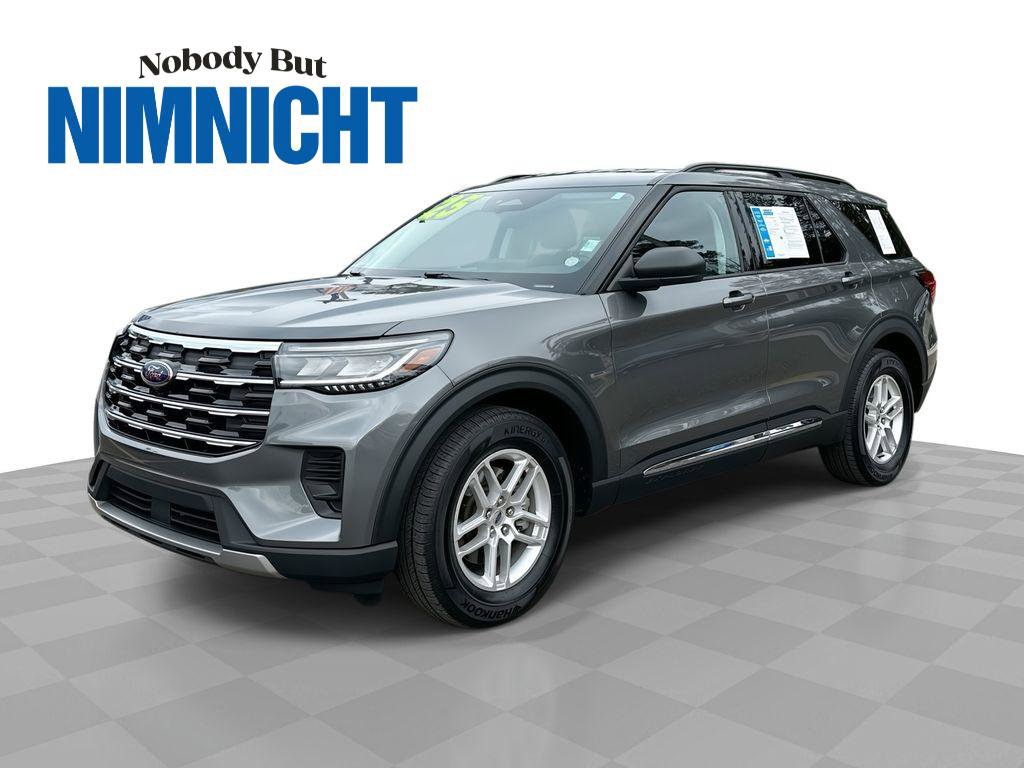 Used 2025 Ford Explorer Active image 1