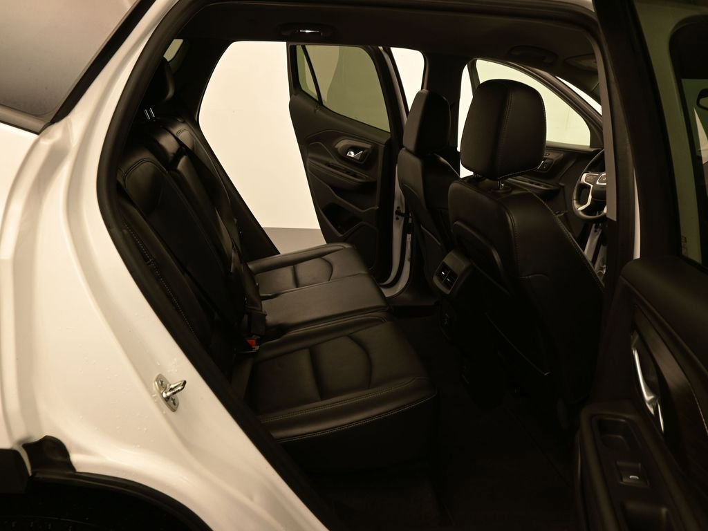 Used 2024 GMC Terrain SLT image 12