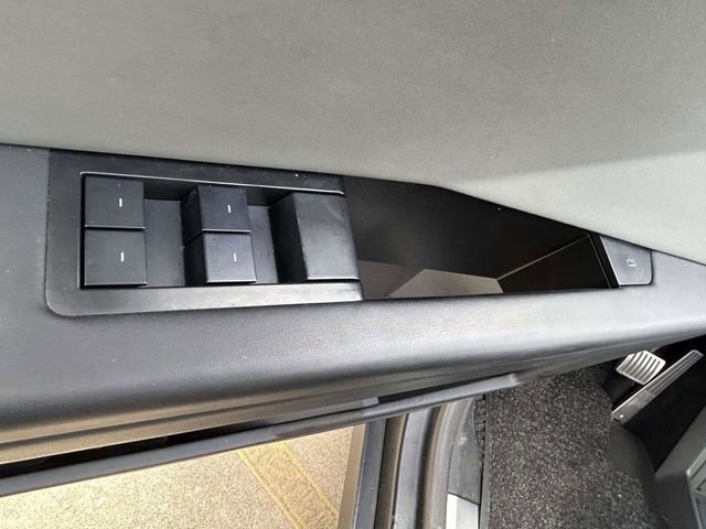 Used 2024 Tesla Cybertruck AWD Crew Cab image 13