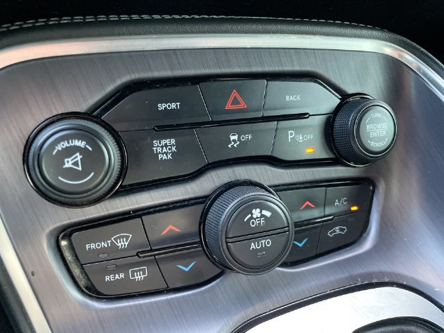 Used 2016 Dodge Challenger R/T RWD image 22